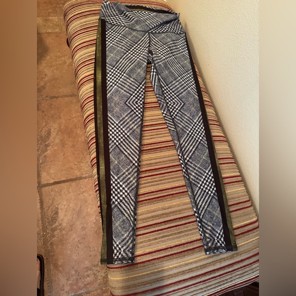 Niyama Sol Plaid Patterned Leggings with Side Stripes
